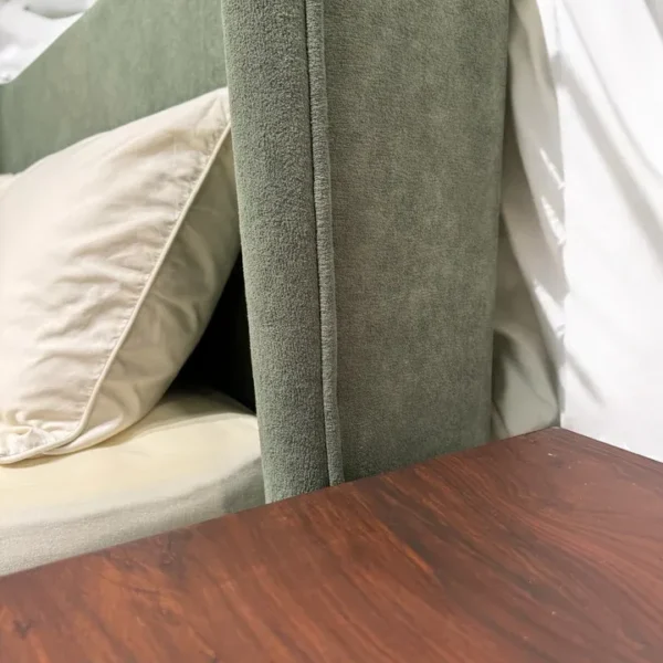 modern bed in dubai